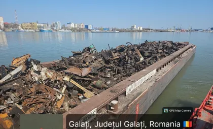 Barjă cu deșeuri Barjă cu deșeuri