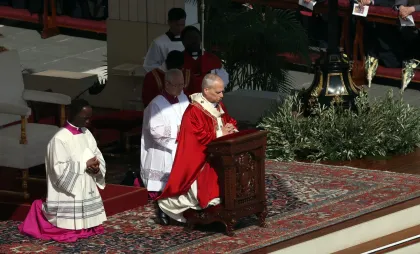 Papa Leon în Piața Sfântul Petru din Roma, la sărbătoarea Floriilor Papa Leon în Piața Sfântul Petru din Roma, la sărbătoarea Floriilor