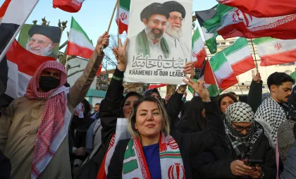 Susținători ai regimului iranian