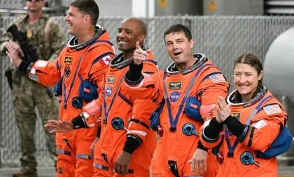 Astronauți Astronauți
