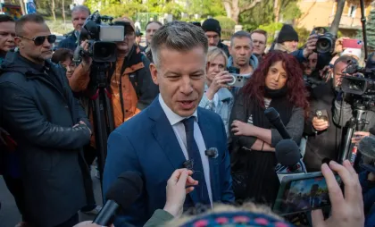 Peter Magyar a ieșit în fața presei Peter Magyar a ieșit în fața presei