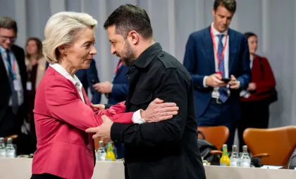 Ursula von der Leyen și Volodimir Zelenski