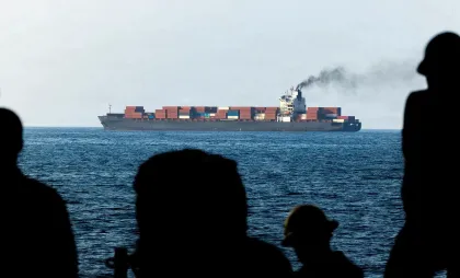 Navă cargo în apropierea Strâmtorii Ormuz