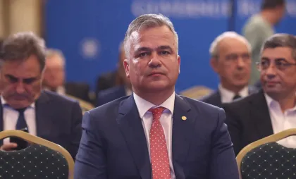 Adrian Veștea Adrian Veștea