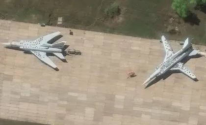 Bombardiere Tupolev Tu-22 la baza aeriană Belaia din regiunea Irkuțk Bombardiere Tupolev Tu-22 la baza aeriană Belaia din regiunea Irkuțk