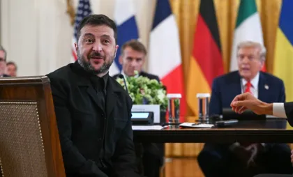 Volodimir Zelenski cu Donald Trump și Emmanuel Macron