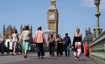 Oameni pe Westminster Bridge din Londr Oameni pe Westminster Bridge din Londr