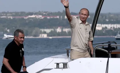 Serghei Șoigu și Vladimir Putin