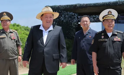 Kim Jong Un a supervizat lansarea rachetei Kim Jong Un a supervizat lansarea rachetei