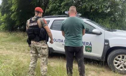 Prins în timp ce traversa ilegal frontiera Prins în timp ce traversa ilegal frontiera