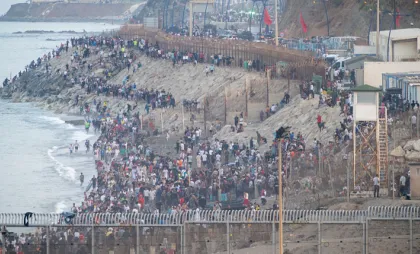 49.000 de migranți au intrat în Ceuta