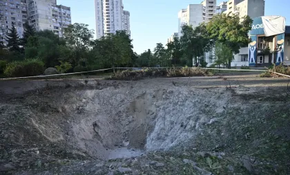 Crater provocat de o rachetă