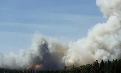 Incendiu uriaș în Zona Spokane a statului american Washington