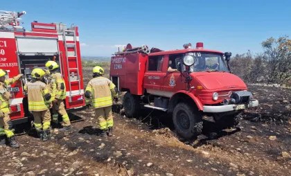 Pompieri moldoveni sting incendiile în Grecia