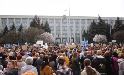 Profesorii ies miercuri la protest, după ce majorarea salariilor promisă de Guvern pentru 1 septembrie rămâne incertă: „Cerem respectarea angajamentelor asumate”