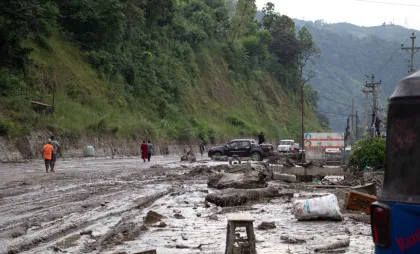 Viitură devastatoare în Nepal Viitură devastatoare în Nepal