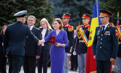 Maia Sandu la 35 de ani de la crearea Armatei Naționale Maia Sandu la 35 de ani de la crearea Armatei Naționale