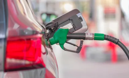 O nouă lovitură pentru șoferi: motorina se apropie de 34 de lei. Cât va costa benzina - FOTO