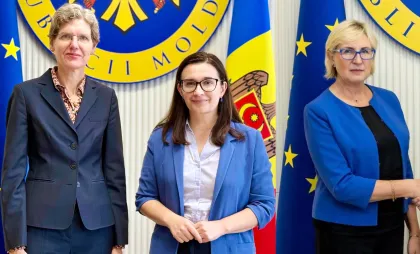  Cristina Gherasimov, Siiri Königsberg și Esselien van Eerten