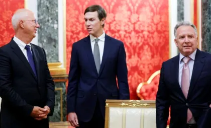 Oficiali americani și ruși Oficiali americani și ruși