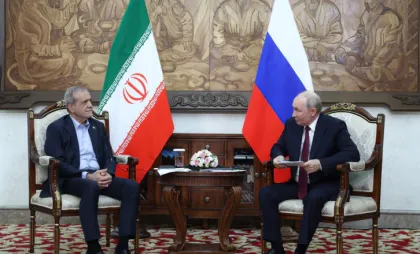 Masoud Pezeshkian și Vladimir Putin