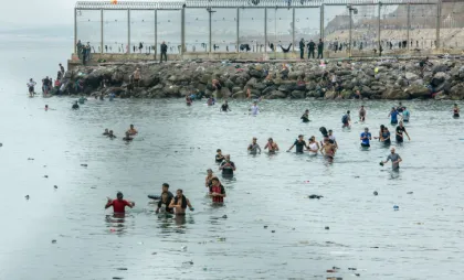 intrarea masivă a migranților în Ceuta intrarea masivă a migranților în Ceuta