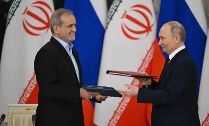 Masoud Pezeshkian și Vladimir Putin