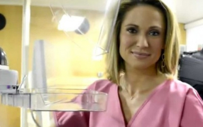 O prezentatoare TV a aflat ca sufera de cancer dupa ce a facut o mamografie in direct
