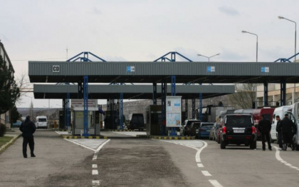 Moldovenii de peste hotare vin sa-si petreaca Pastele ...acasa: Peste 52 de mii de persoane au traversat frontierele tarii in ultimele 24 de ore Moldovenii de peste hotare vin sa-si petreaca Pastele ...acasa: Peste 52 de mii de persoane au traversat frontierele tarii in ultimele 24 de ore