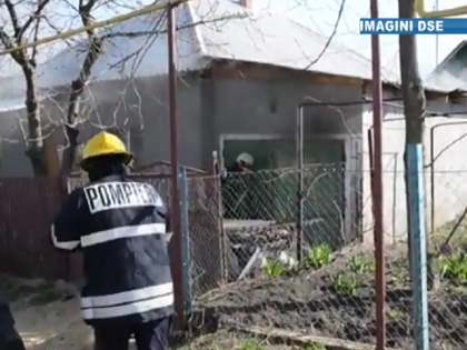 Pericol de EXPLOZIE la Balti. Un garaj in care erau cateva butelii cu gaz a luat foc Pericol de EXPLOZIE la Balti. Un garaj in care erau cateva butelii cu gaz a luat foc