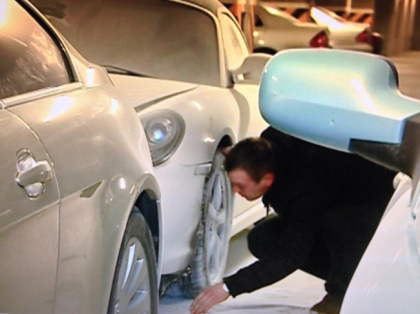 "Nu am cuvinte, ce magar a putut face asta?" Mesajul postat pe facebook de proprietara Porsche-ului incendiat "Nu am cuvinte, ce magar a putut face asta?" Mesajul postat pe facebook de proprietara Porsche-ului incendiat