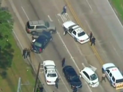 VIDEO. Imagini uluitoare in Huston, unde un suspect a fost impuscat mortal de politisti, la finalul unei urmariri transmise in direct VIDEO. Imagini uluitoare in Huston, unde un suspect a fost impuscat mortal de politisti, la finalul unei urmariri transmise in direct