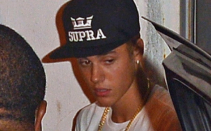 Vecinii lui Justin Bieber au fost nevoiti sa cheme politia din cauza zgomotului provocat de artist Vecinii lui Justin Bieber au fost nevoiti sa cheme politia din cauza zgomotului provocat de artist