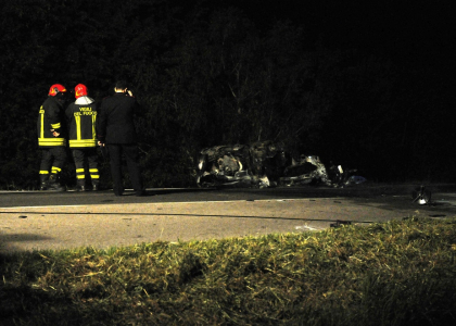 O tanara moldoveanca si-a pierdut viata in Italia, dupa ce masina in care se afla s-a rasturnat si a luat foc