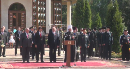 VIDEO - Conducerea tarii, veteranii, dar si rudele acestora, au comemorat 70 de ani de la incheierea celui de-al Doilea Razboi Mondial VIDEO - Conducerea tarii, veteranii, dar si rudele acestora, au comemorat 70 de ani de la incheierea celui de-al Doilea Razboi Mondial