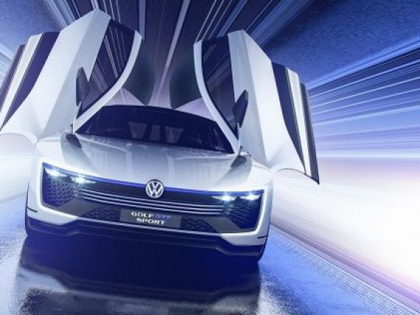 Cel mai puternic VW Golf construit vreodata. Arata ca o nava spatiala, are 3 motoare si consuma 2 litri/100 km - FOTO