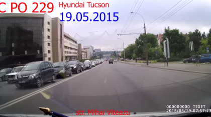 Filmat ca a incalcat aceeasi regula la diferenta de cateva zile. Cum a fost surprins soferul unui Hyundai - VIDEO Filmat ca a incalcat aceeasi regula la diferenta de cateva zile. Cum a fost surprins soferul unui Hyundai - VIDEO