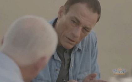 Povestea din spatele cascadoriei facute de Jean Claude Van Damme pentru Volvo. VIDEO Povestea din spatele cascadoriei facute de Jean Claude Van Damme pentru Volvo. VIDEO