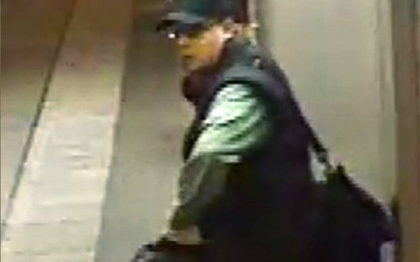 Atacatorul din Paris a fost arestat si identificat. Politia a facut public numele sau Atacatorul din Paris a fost arestat si identificat. Politia a facut public numele sau