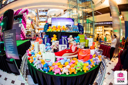 Noaptea reducerilor spectaculoase la Shopping MallDova - VIDEO Noaptea reducerilor spectaculoase la Shopping MallDova - VIDEO