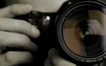 Cum sa devii mai fotogenic in doar cateva secunde. Trucul prin care oricine arata mai bine. VIDEO