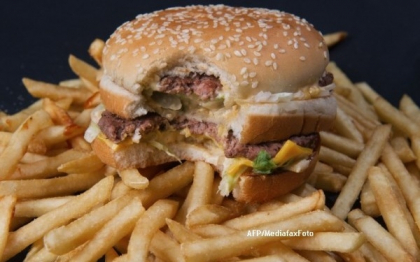 Cantarea doar 26 de kilograme. Ce s-a intamplat cu ea dupa ce s-a angajat la McDonald\'s