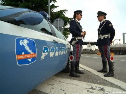 6 moldoveni, RETINUTI in Italia: Sunt acuzati de furturi in valoare de peste 850 de mii de euro 6 moldoveni, RETINUTI in Italia: Sunt acuzati de furturi in valoare de peste 850 de mii de euro