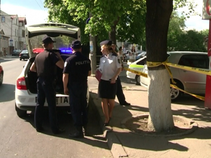 Sute de cladiri si subsoluri parasite din capitala, verificate de catre politisti dupa cele trei amenintari cu explozibil. Reactia expertilor Sute de cladiri si subsoluri parasite din capitala, verificate de catre politisti dupa cele trei amenintari cu explozibil. Reactia expertilor