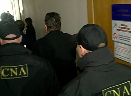 Dosarul licitatiilor trucate. Razboiul procurorilor cu ministerul sanatatii continua: "Au cumparat un laborator ADN cu incalcari grave" Dosarul licitatiilor trucate. Razboiul procurorilor cu ministerul sanatatii continua: "Au cumparat un laborator ADN cu incalcari grave"