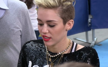 Miley Cyrus traieste un adevarat cosmar. Ce i s-a intamplat chiar de ziua ei Miley Cyrus traieste un adevarat cosmar. Ce i s-a intamplat chiar de ziua ei