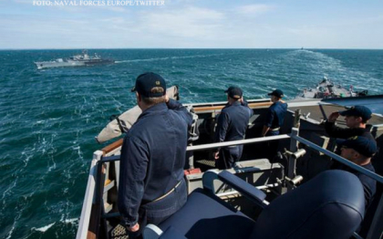 Marina americana a prezentat imagini cu momentul in care nava USS Ross se intalneste cu un avion de atac rusesc. VIDEO