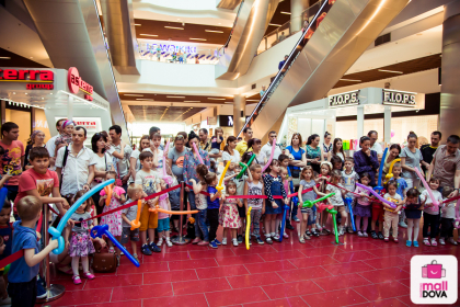 Sarbatoare de poveste pentru copii la Shopping MallDova - VIDEO