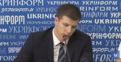 Sotia lui Platon si avocatul acestuia sustin o conferinta de presa in care spun ca vor vorbi despre cine a comandat si cine sta in spatele retinerii fostului deputat la Kiev - LIVE VIDEO Sotia lui Platon si avocatul acestuia sustin o conferinta de presa in care spun ca vor vorbi despre cine a comandat si cine sta in spatele retinerii fostului deputat la Kiev - LIVE VIDEO