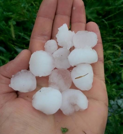 Covor ALB de gheata: In Stefan Voda a plouat cu grindina de marimea nucii, iar Causeniul a fost "spalat" de o ploaie puternica - VIDEO